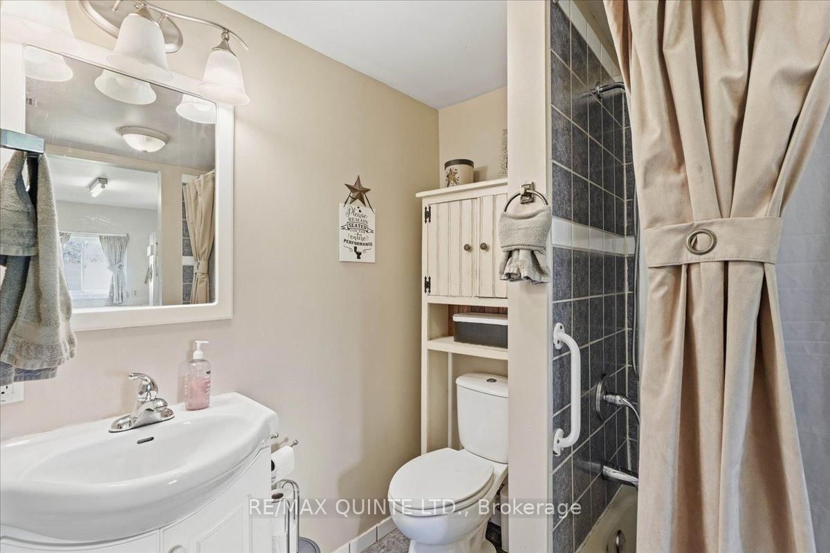 1686 County Road 13 • Prince Edward County, ON photo 21