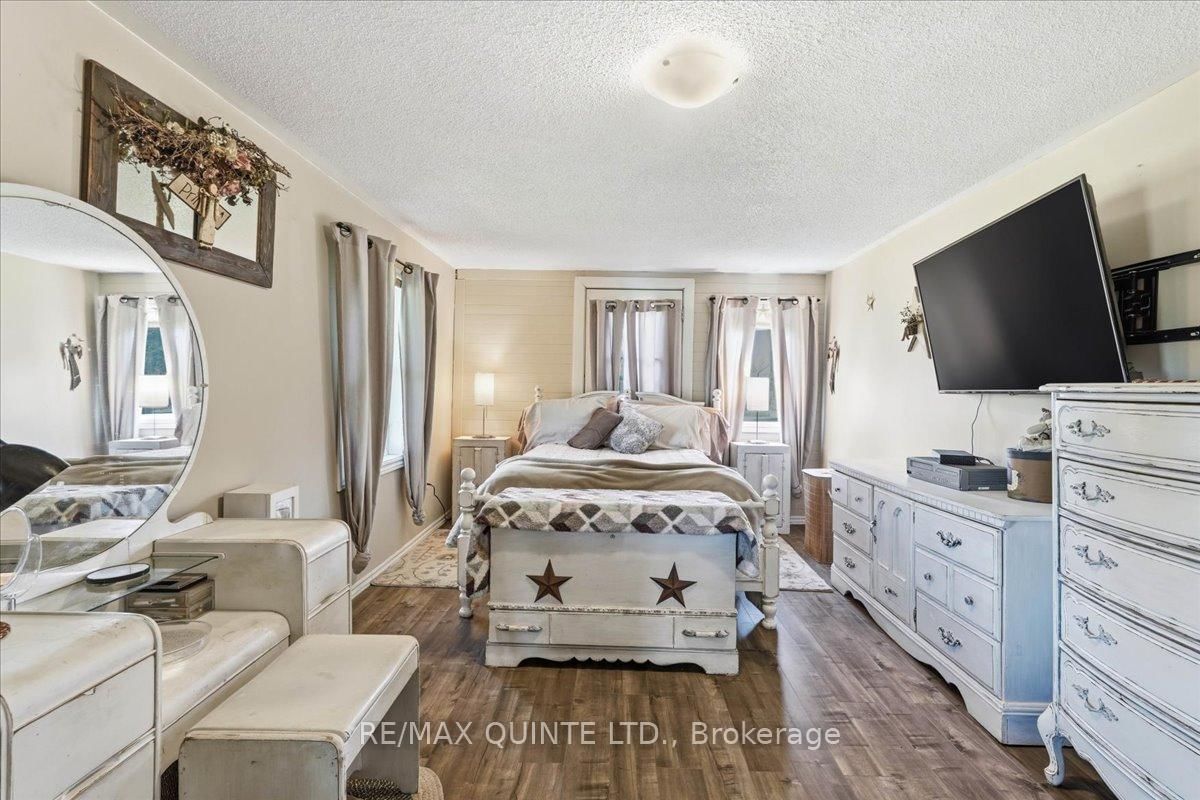 1686 County Road 13 • Prince Edward County, ON photo 25