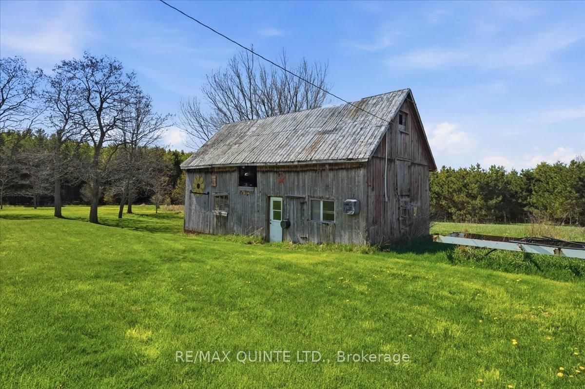 1686 County Road 13 • Prince Edward County, ON photo 35