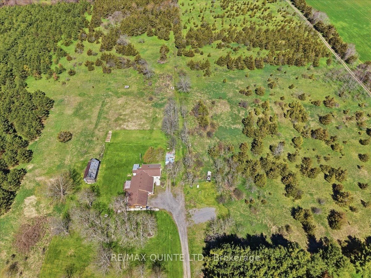 1686 County Road 13 • Prince Edward County, ON photo 43