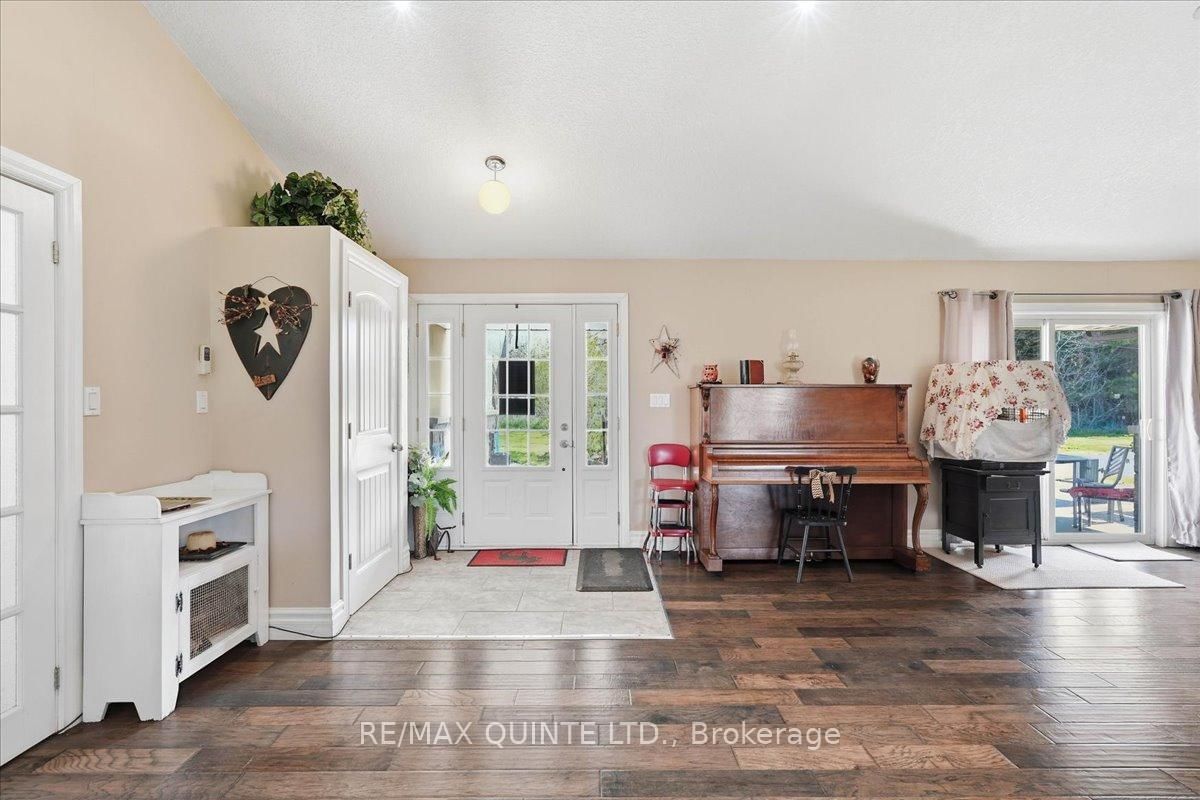 1686 County Road 13 • Prince Edward County, ON photo 5
