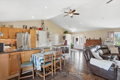 1686 County Road 13 • Prince Edward County, ON photo 9
