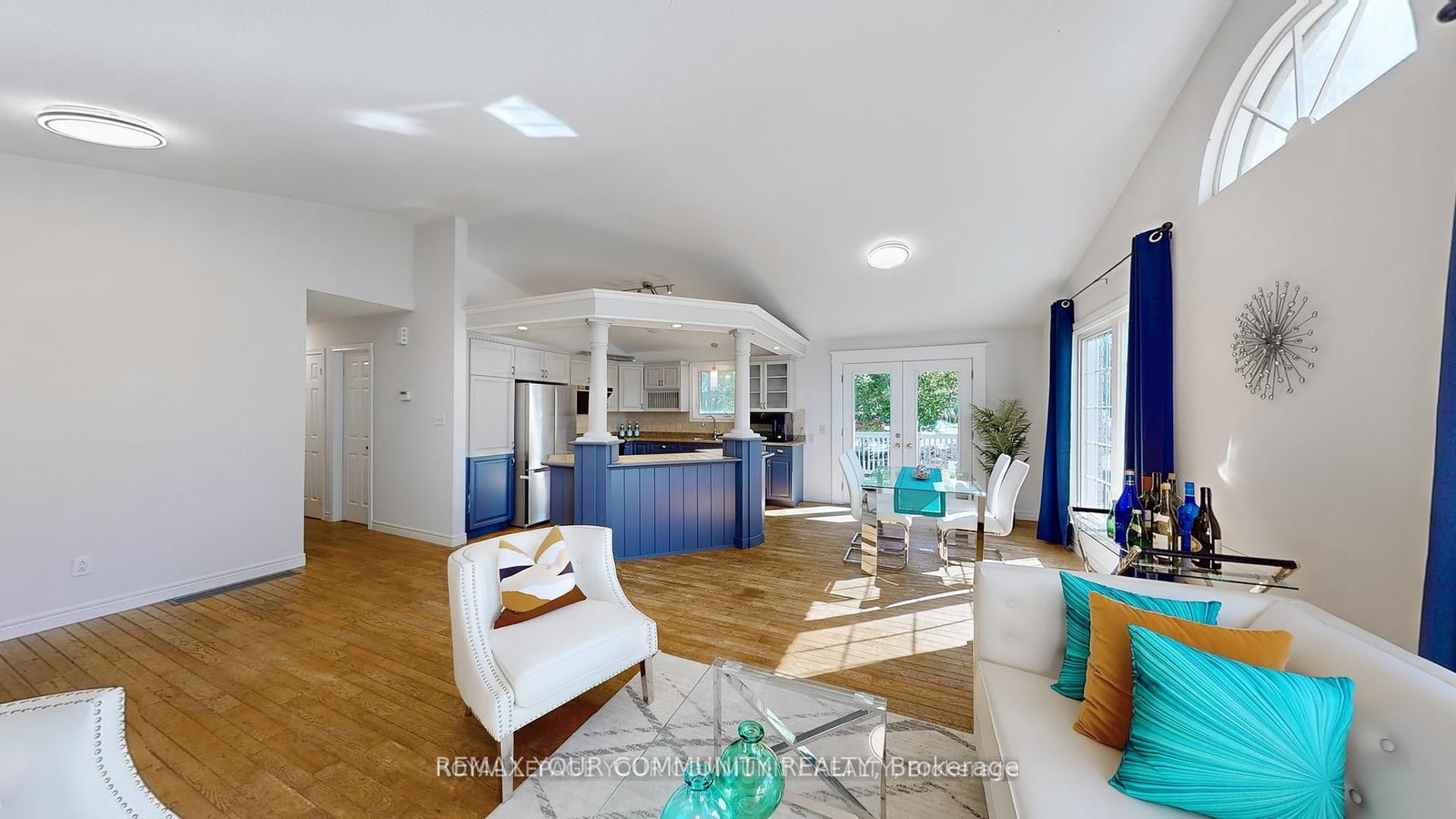 Listing Image 9