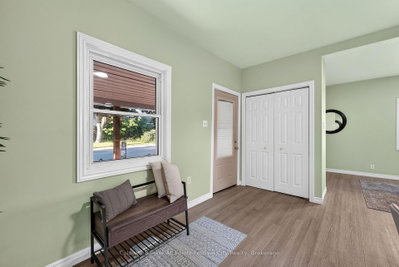 33 Bruce Street E — photo 4