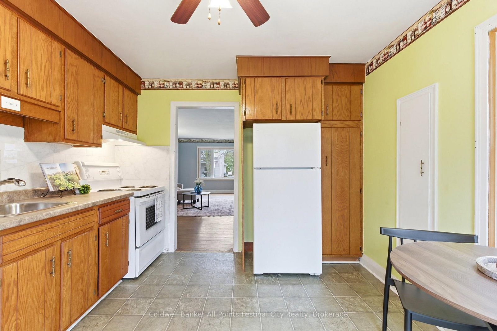 Detached House sold at 113 Quebec Street, Goderich, Ontario, N7A 2G6 - Goderich (Town) - MLS: X13601774