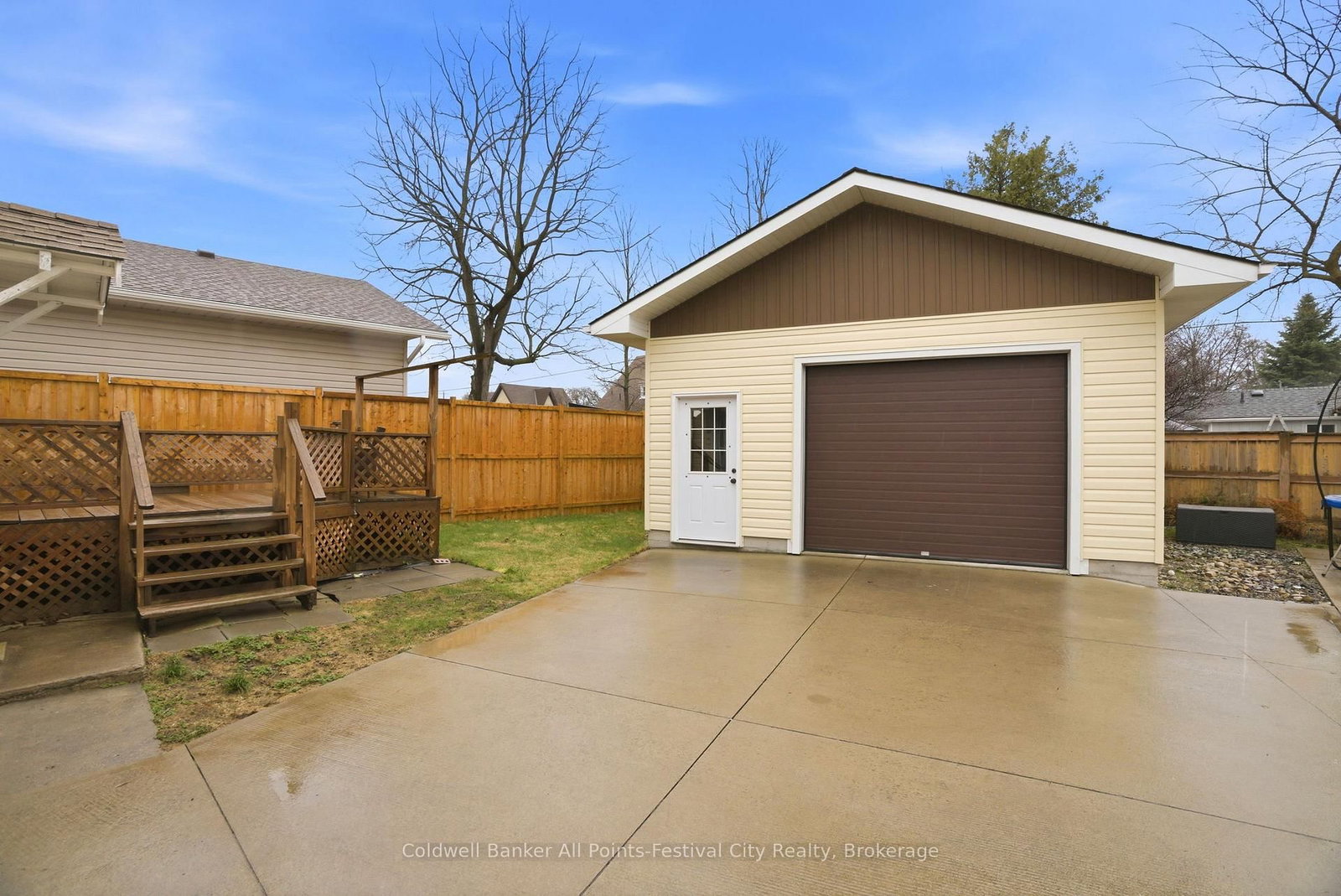 Detached House sold at 113 Quebec Street, Goderich, Ontario, N7A 2G6 - Goderich (Town) - MLS: X13601774