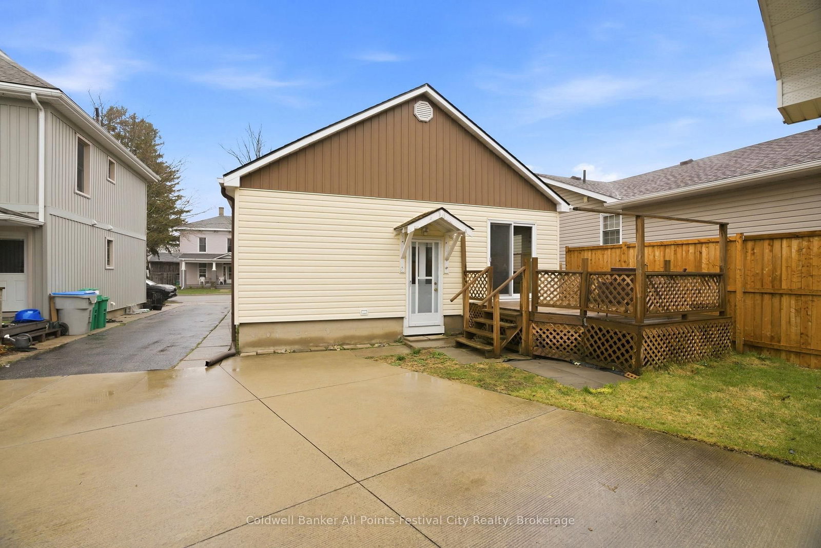 Detached House sold at 113 Quebec Street, Goderich, Ontario, N7A 2G6 - Goderich (Town) - MLS: X13601774