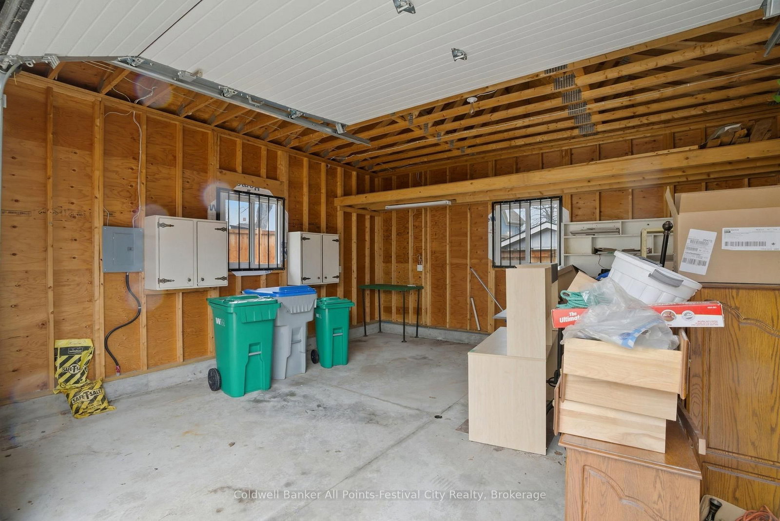 Detached House sold at 113 Quebec Street, Goderich, Ontario, N7A 2G6 - Goderich (Town) - MLS: X13601774