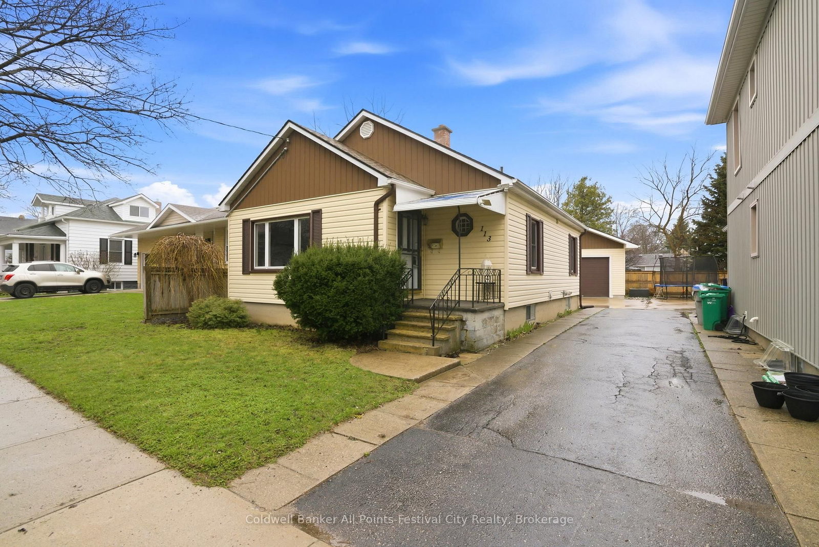Detached House sold at 113 Quebec Street, Goderich, Ontario, N7A 2G6 - Goderich (Town) - MLS: X13601774
