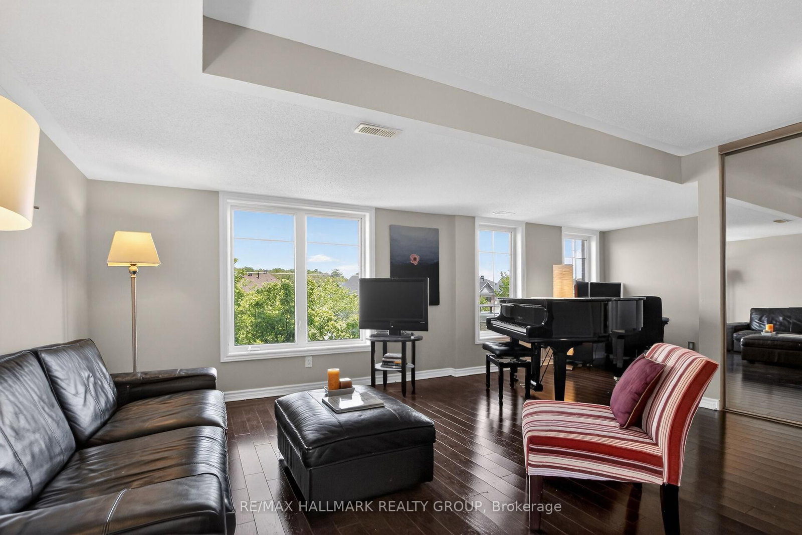 1145 Longfields Drive • #B • Ottawa, ON photo 21