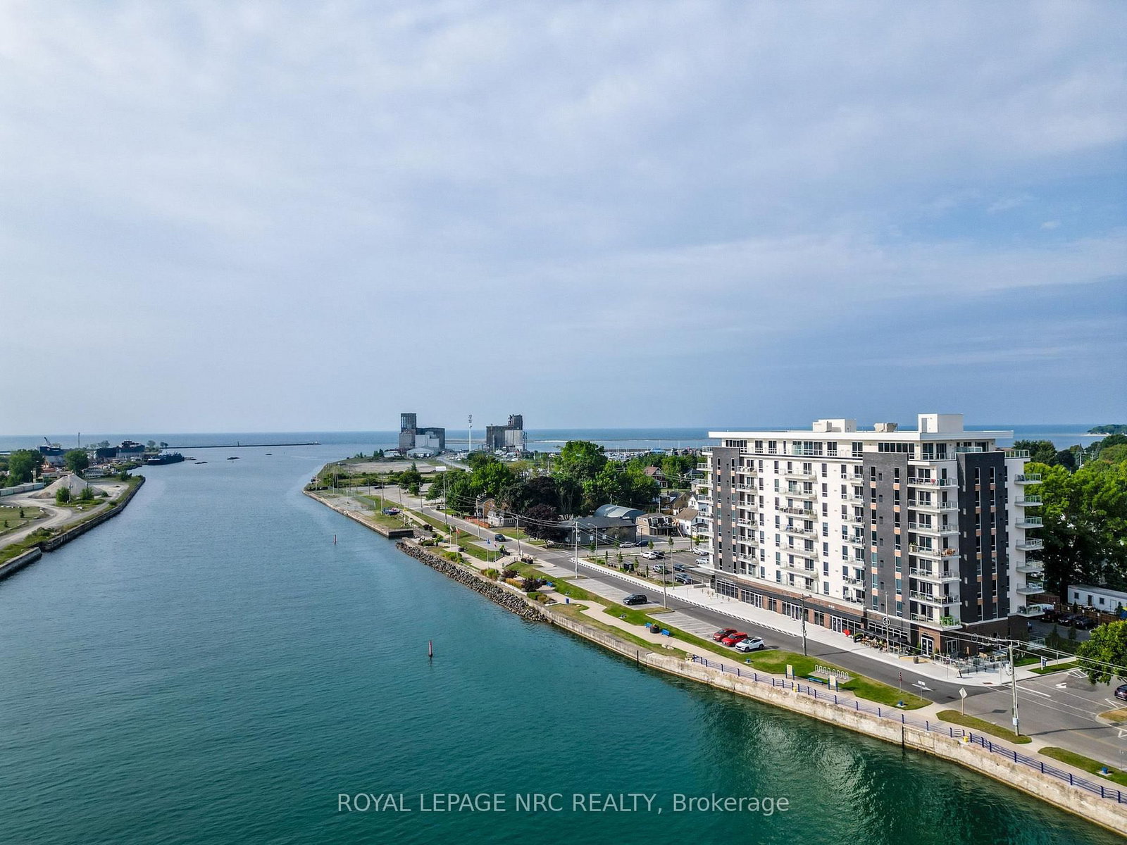 118 West Street • #707 • Port Colborne, ON photo 3