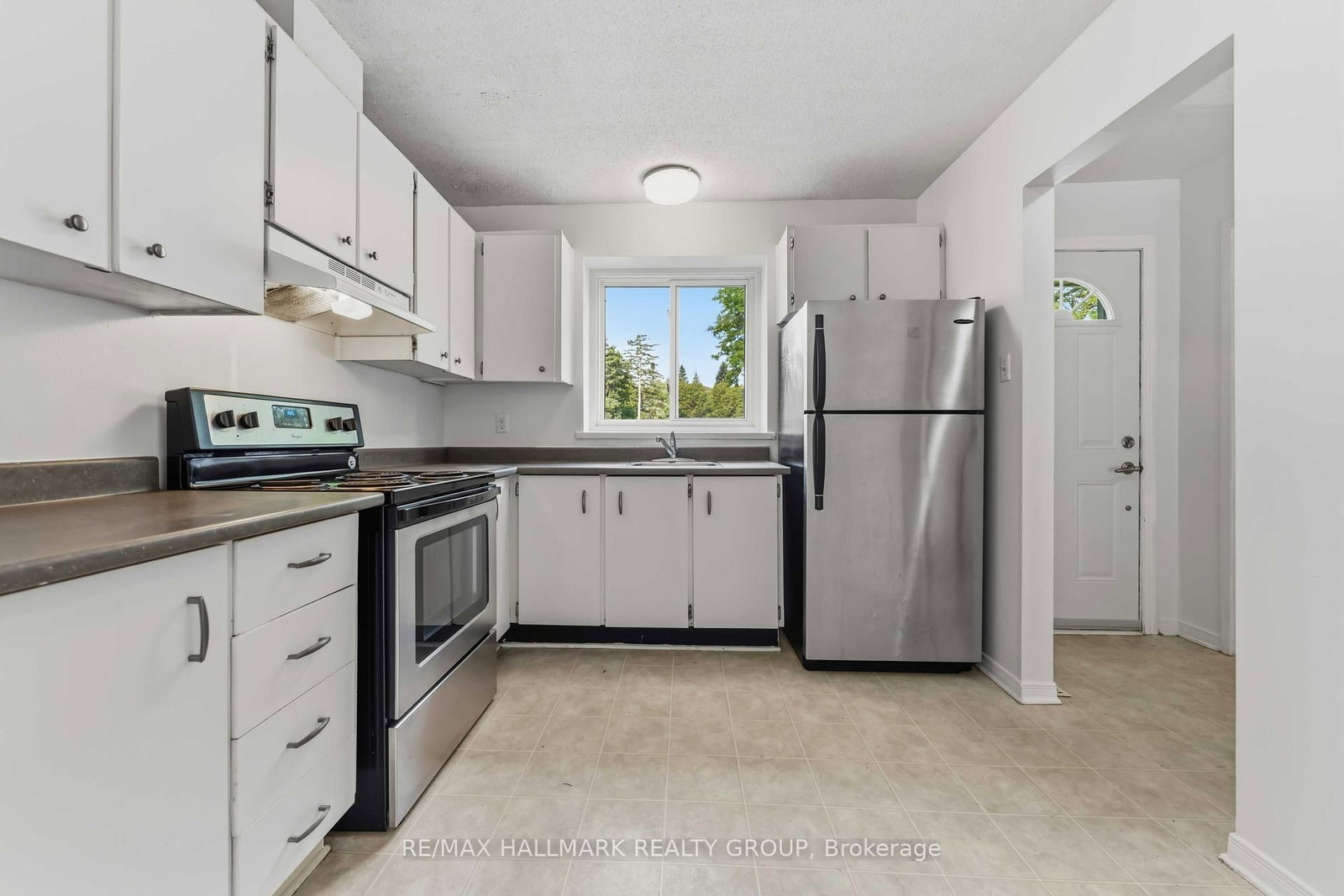 193 Pickford Drive • Ottawa, ON photo 6