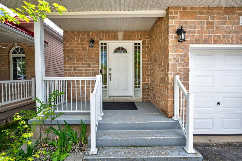 435 Maureen Street