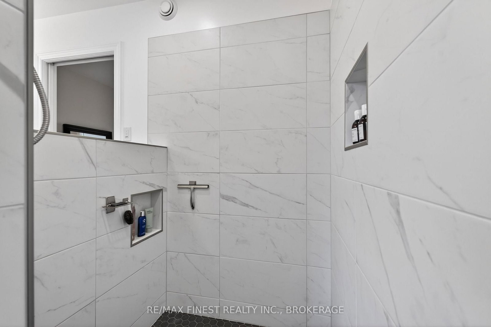 2548 Sands Road • Battersea, ON photo 28