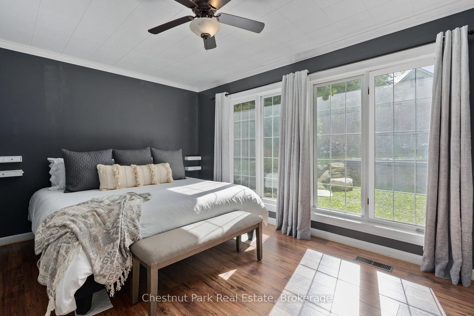 3 CORA Street E • Huntsville, ON photo 13