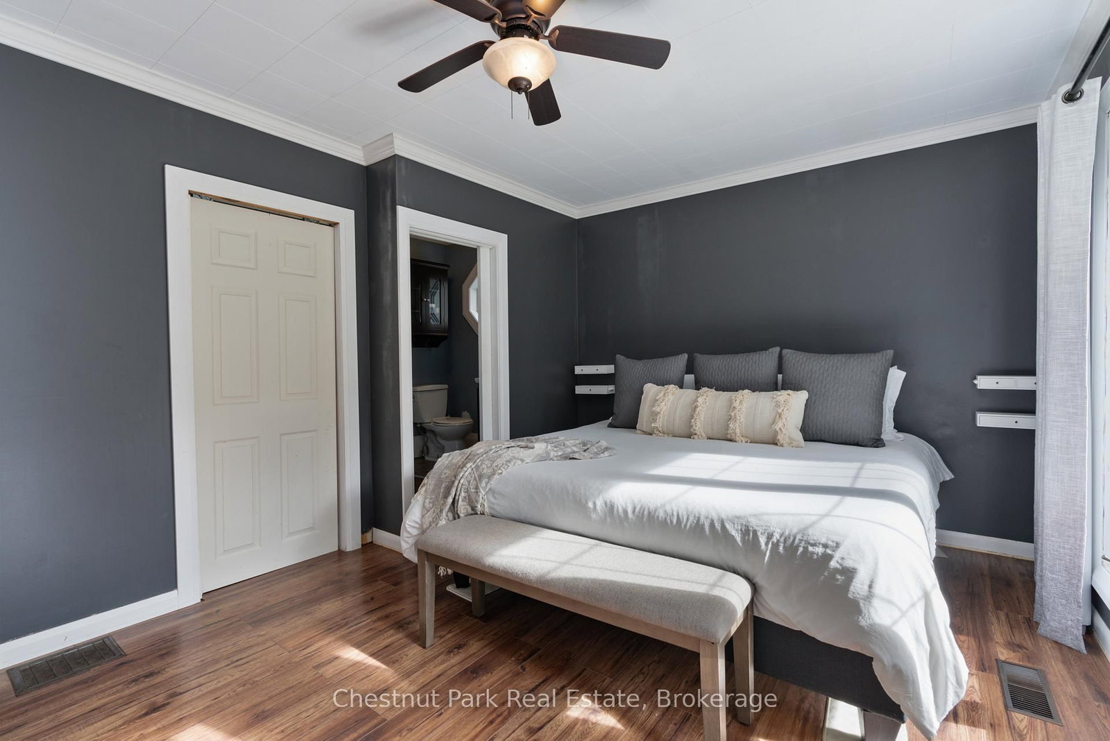 3 CORA Street E • Huntsville, ON photo 14