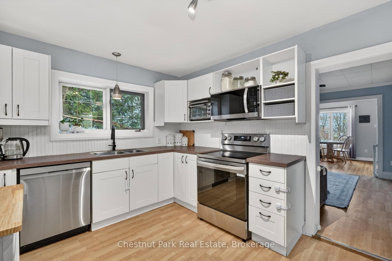 3 CORA Street E • Huntsville, ON photo 3