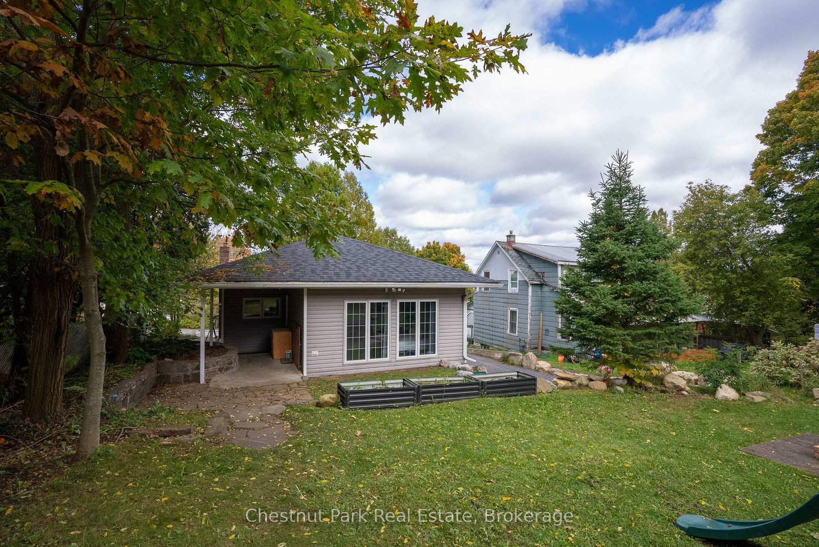 3 CORA Street E • Huntsville, ON photo 33