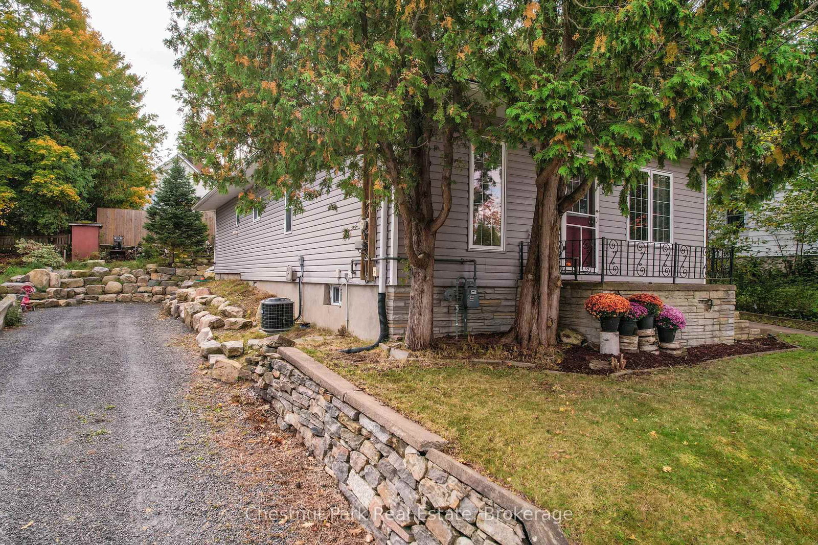 3 CORA Street E • Huntsville, ON photo 34