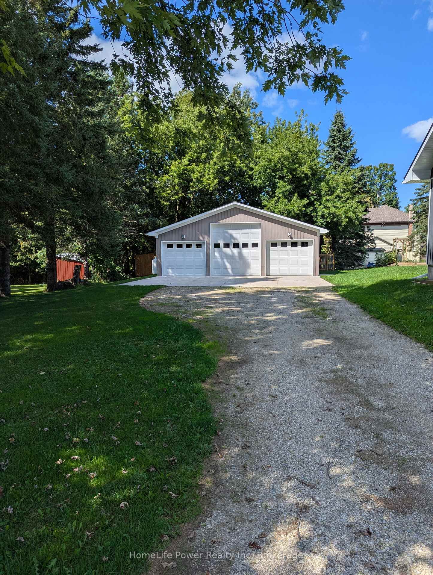 1077 QUEEN Street • Howick, ON photo 46