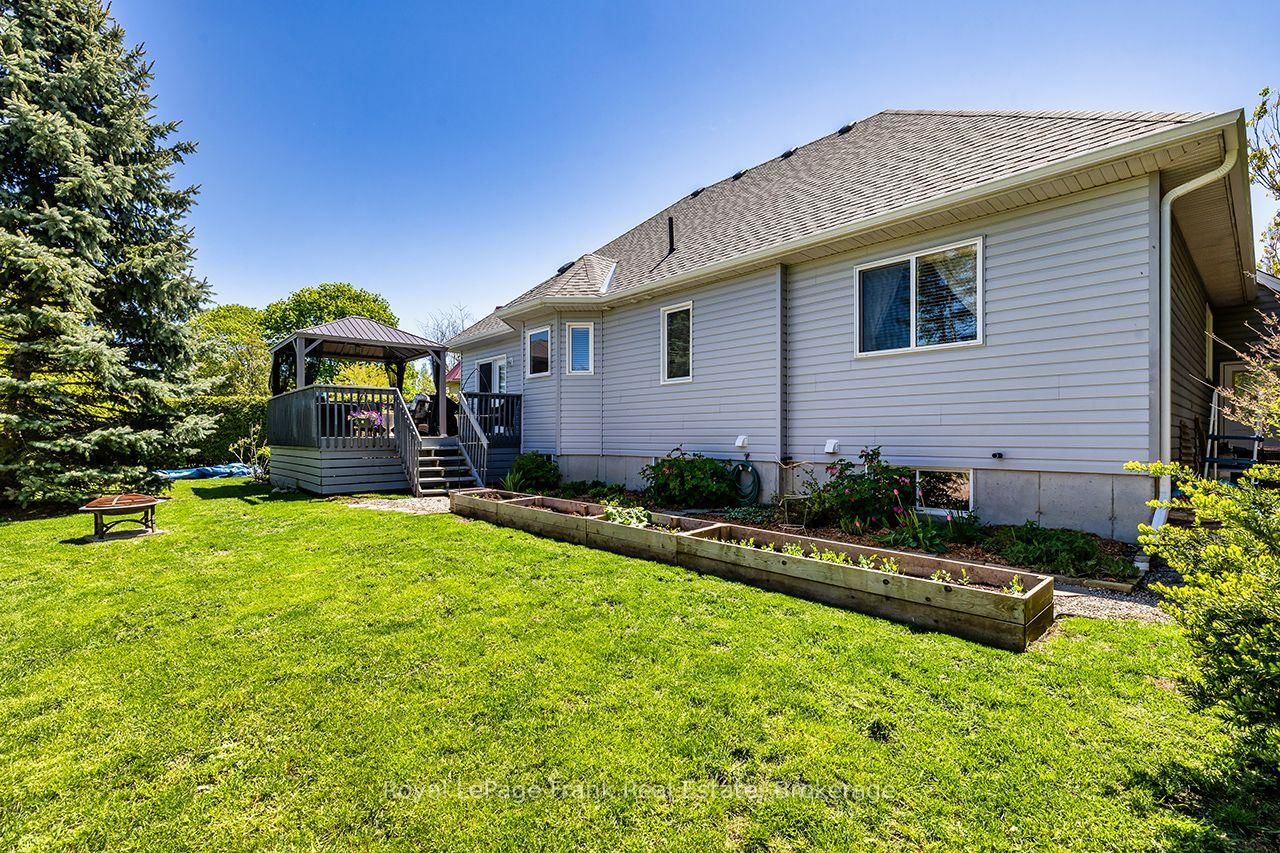 36 Lori Boulevard • Kawartha Lakes, ON photo 9