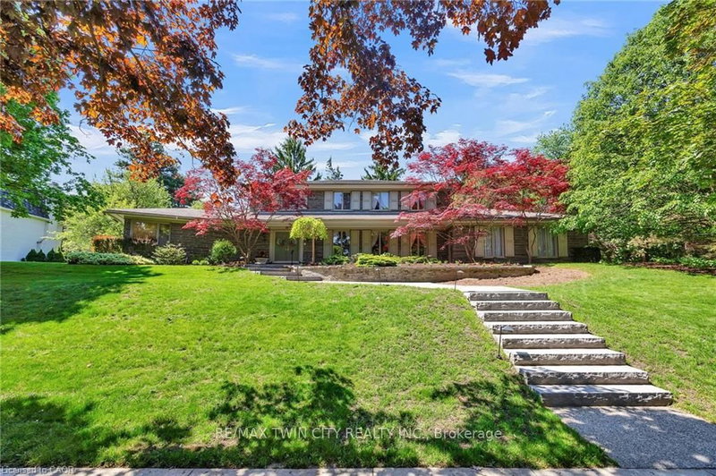 61 Huntley Crescent