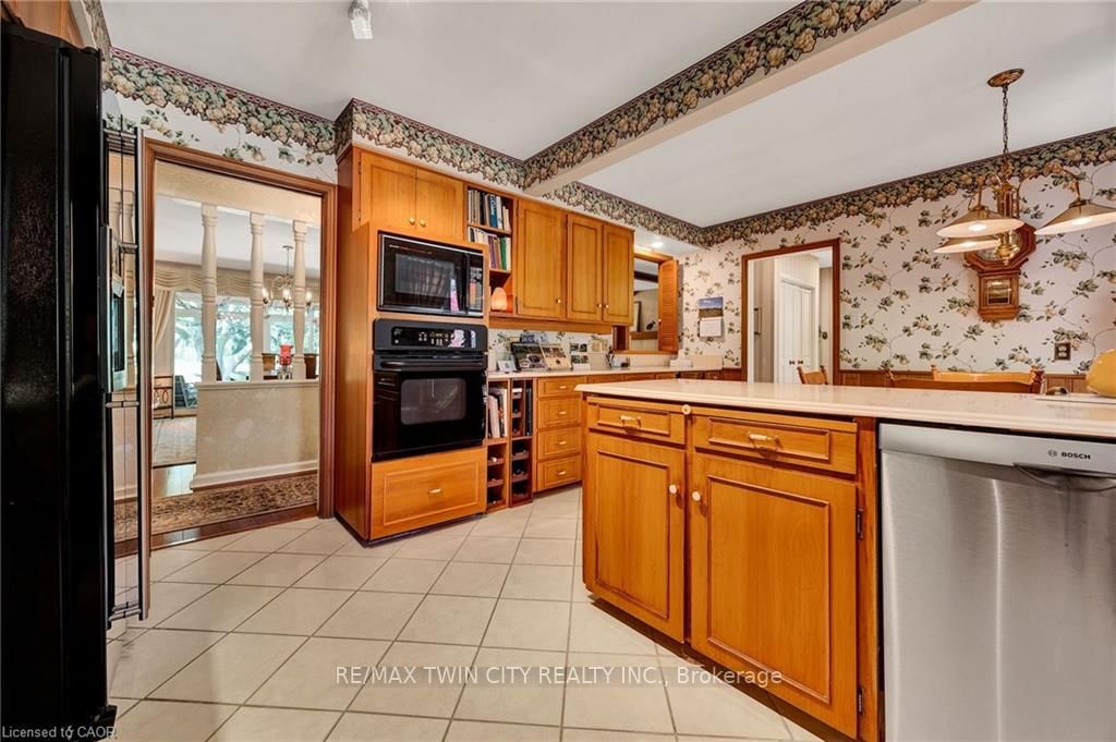 61 Huntley Cres, Kitchener, view 12