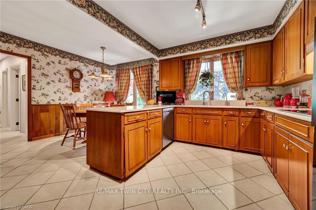 61 Huntley Cres, Kitchener, view 13