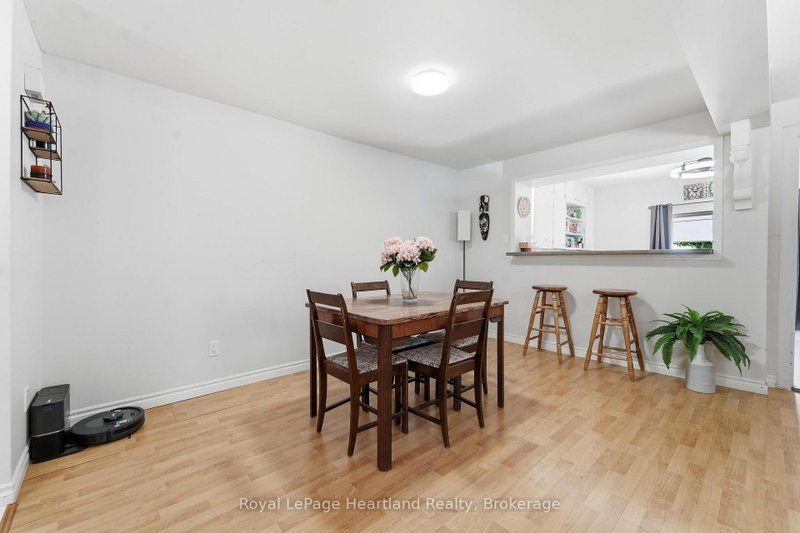 117 Quebec St photo 5