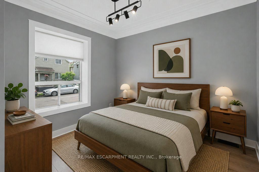 21 N East Bend Avenue • Hamilton, ON photo 11