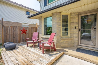 212 Bexhill Close • London South, ON photo 3