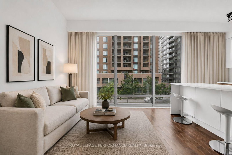 202 - 111 Champagne Avenue S