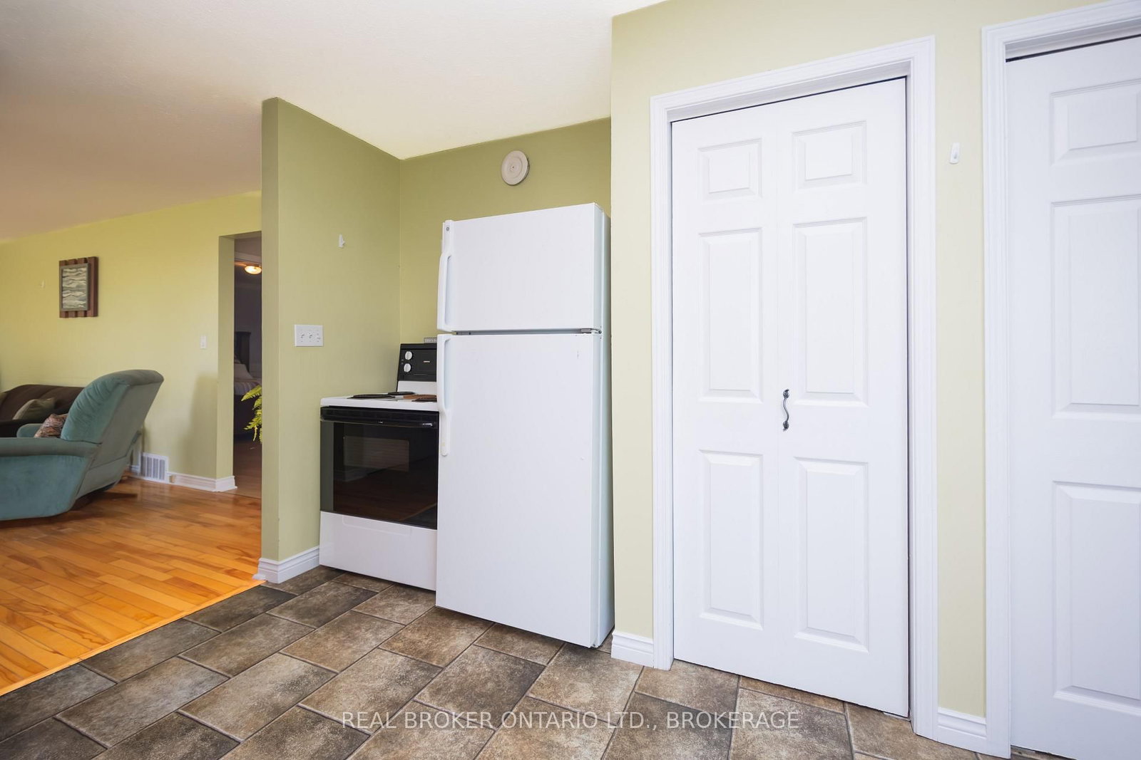 12995 River Road • North Dundas, ON photo 25