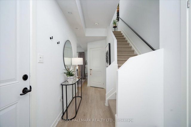 53 Wood Street E