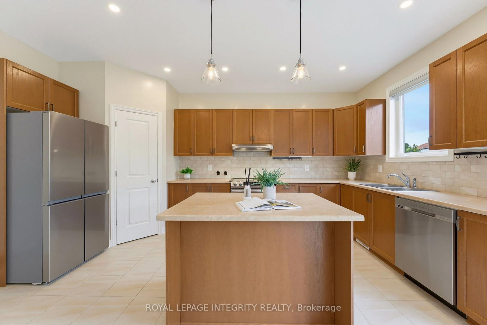 127 Hickstead Way • Ottawa, ON photo 12
