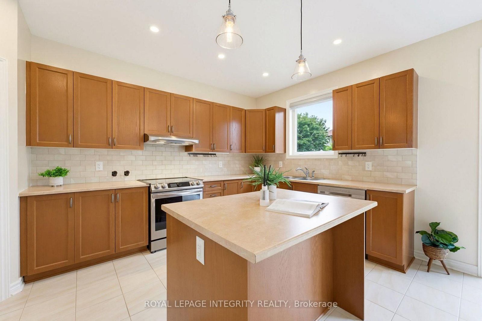 127 Hickstead Way • Ottawa, ON photo 16