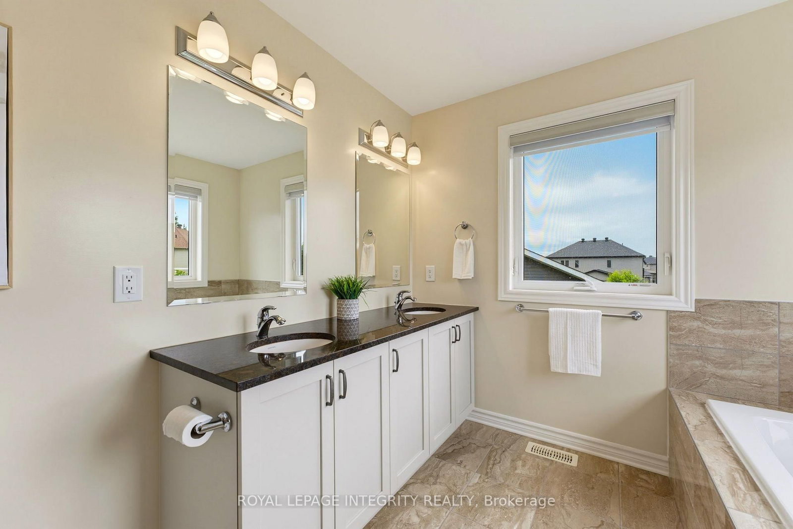 127 Hickstead Way • Ottawa, ON photo 32