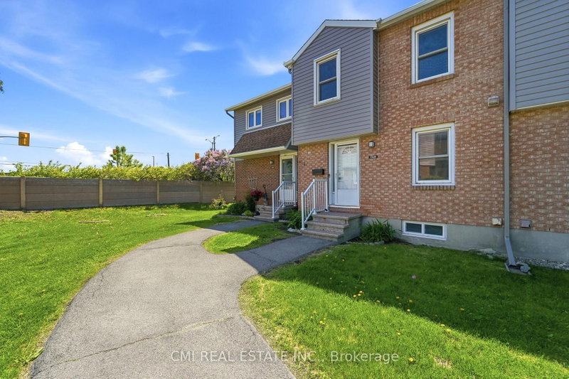 1765 Lamoureux Dr photo 4