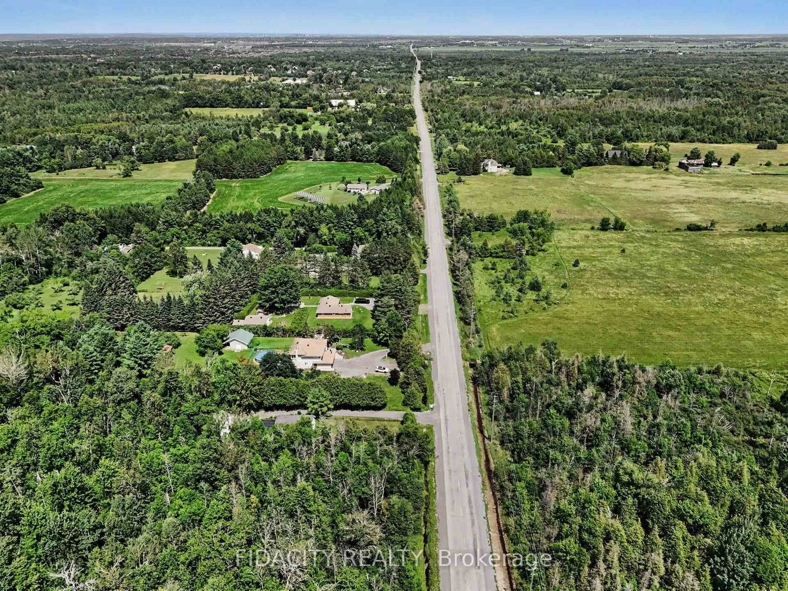 6811 Flewellyn Road • Ottawa, ON photo 23
