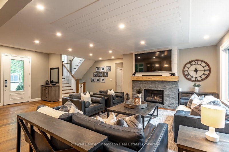 1183 Walker's Glenn Crescent