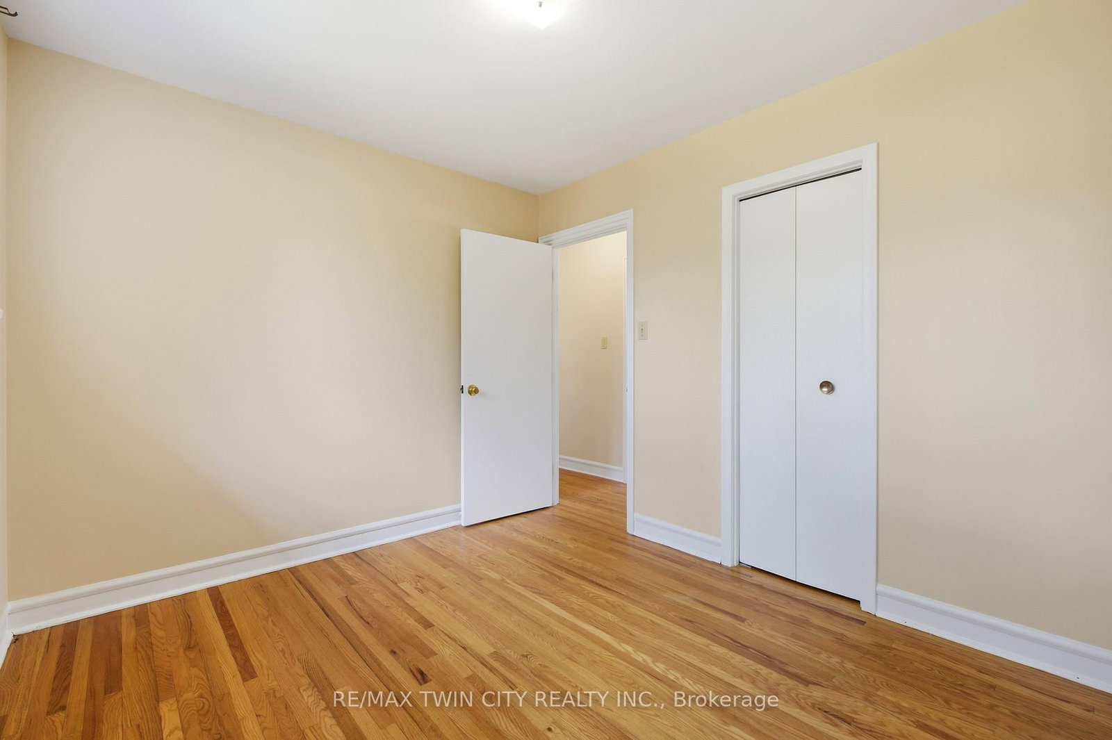 58 S LOWREY Avenue • Cambridge, ON photo 22