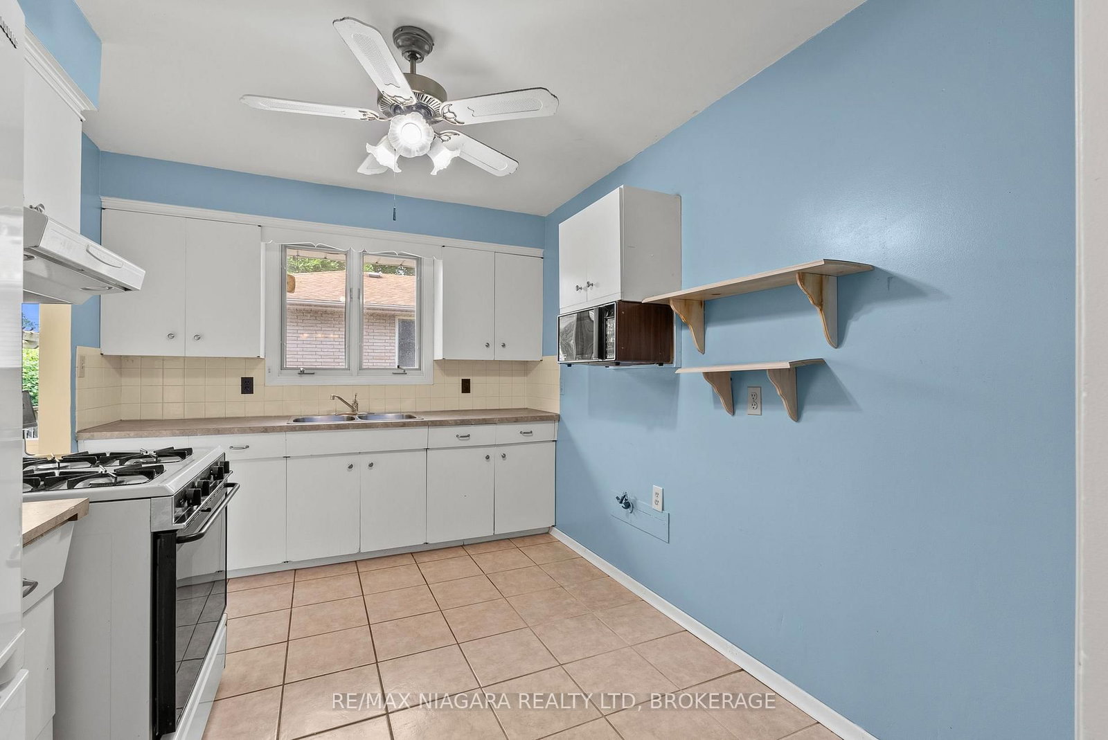 6 Bedford Court • St. Catharines, ON photo 13