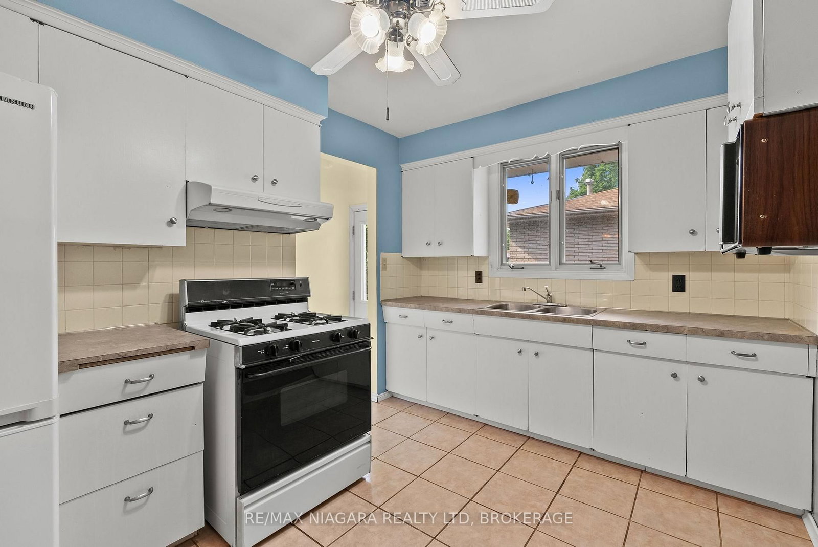 6 Bedford Court • St. Catharines, ON photo 15