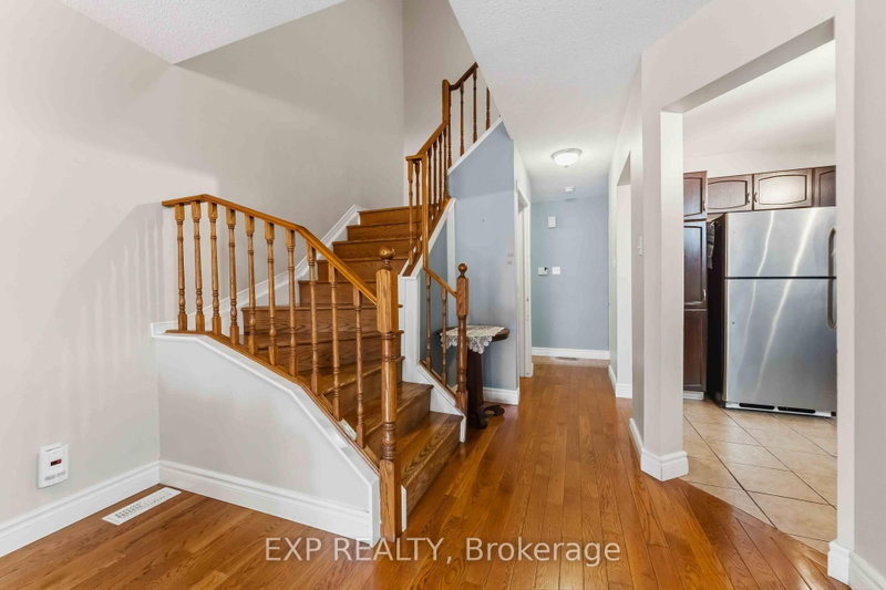 86 Scarlet Crt photo 4