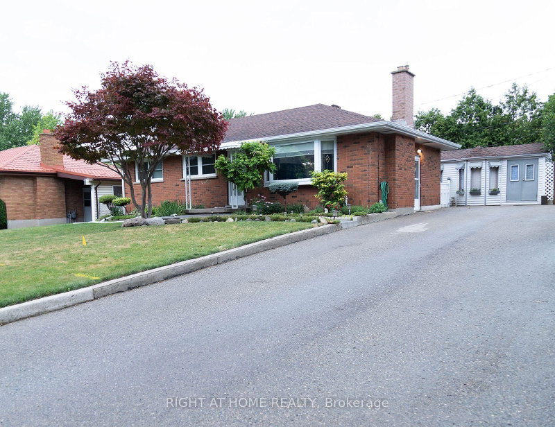 186 King Edward Avenue