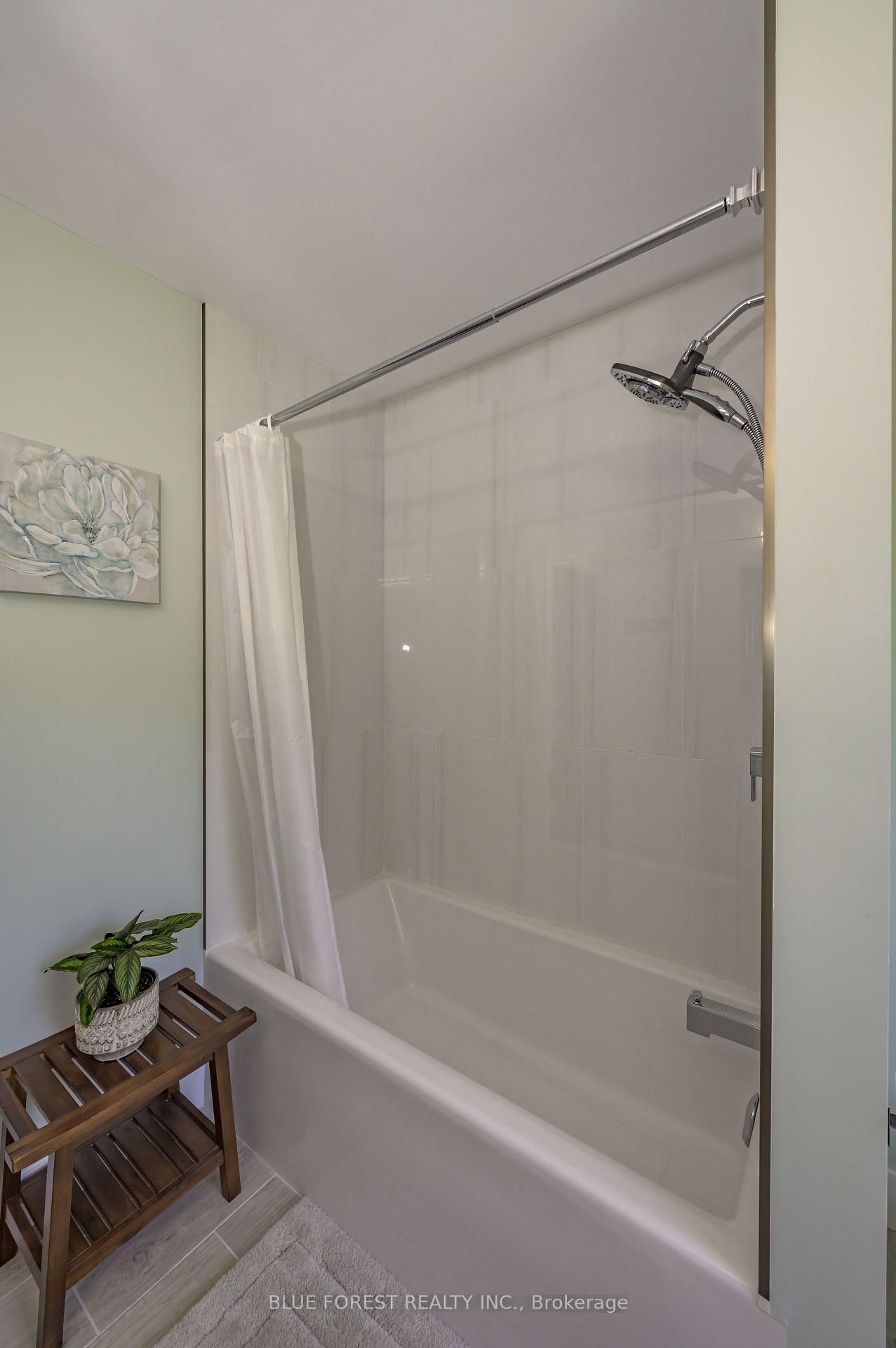 966 Glenbanner Road • London South, ON photo 23