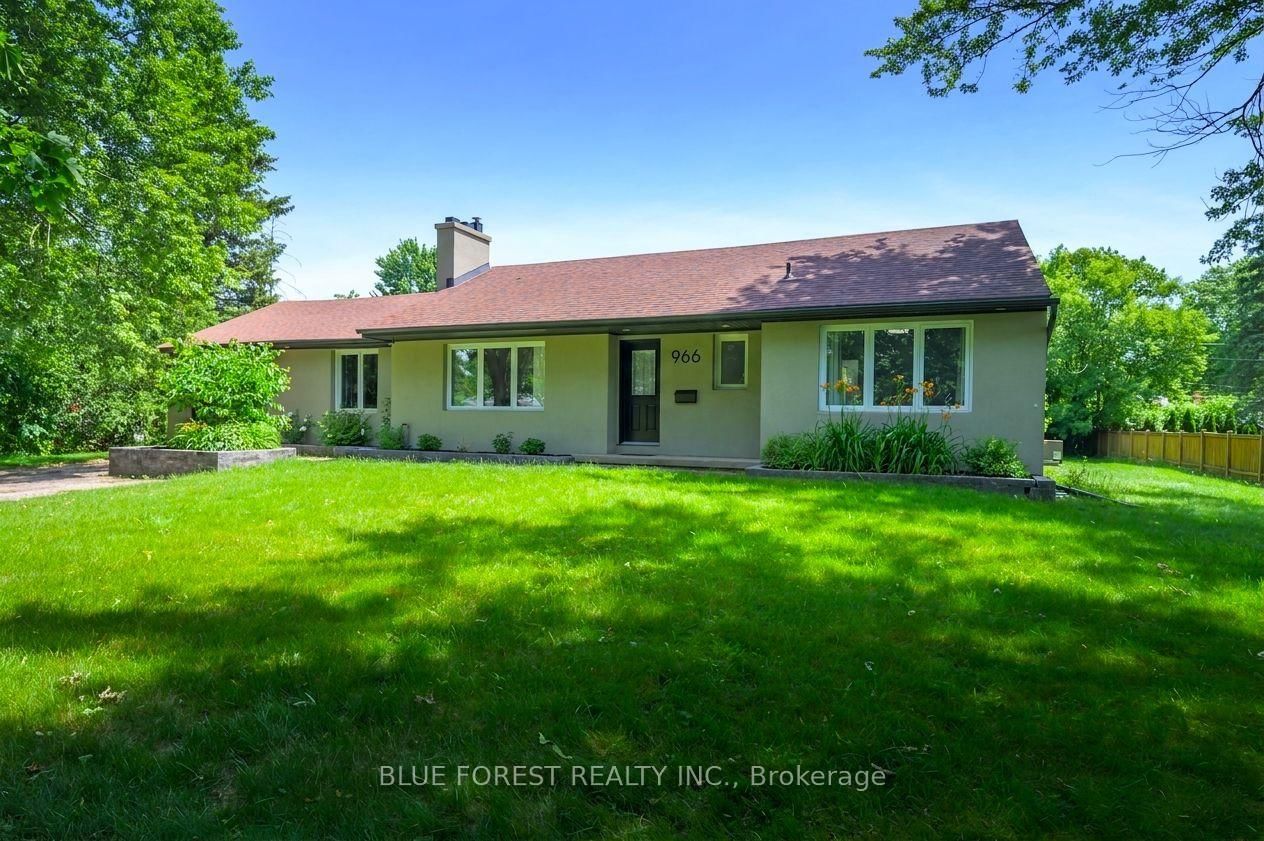 966 Glenbanner Road • London South, ON photo 3
