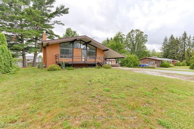 31 Selkirk Street • Petawawa, ON photo 3