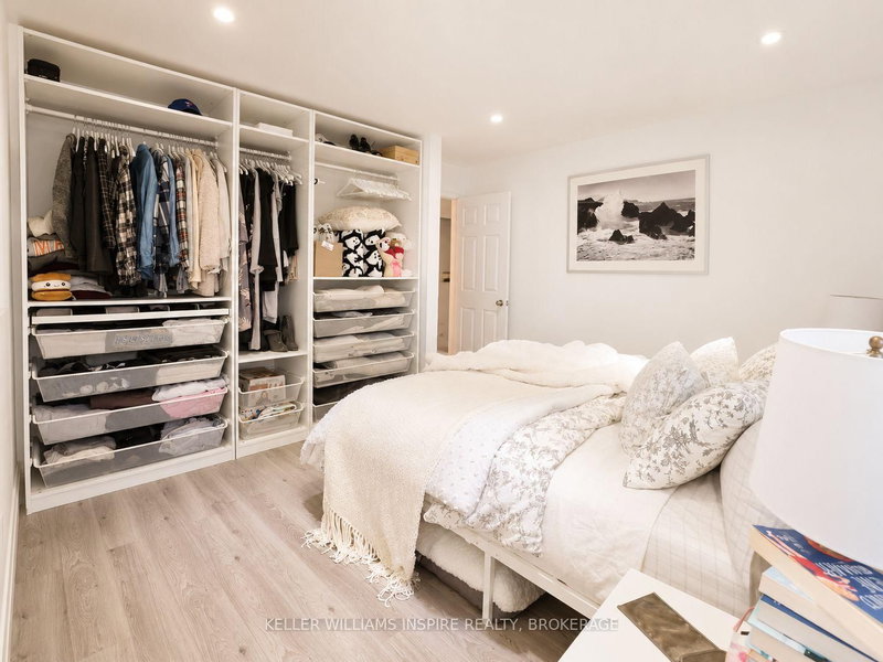 266 LORRY GREENBERG Dr photo 5