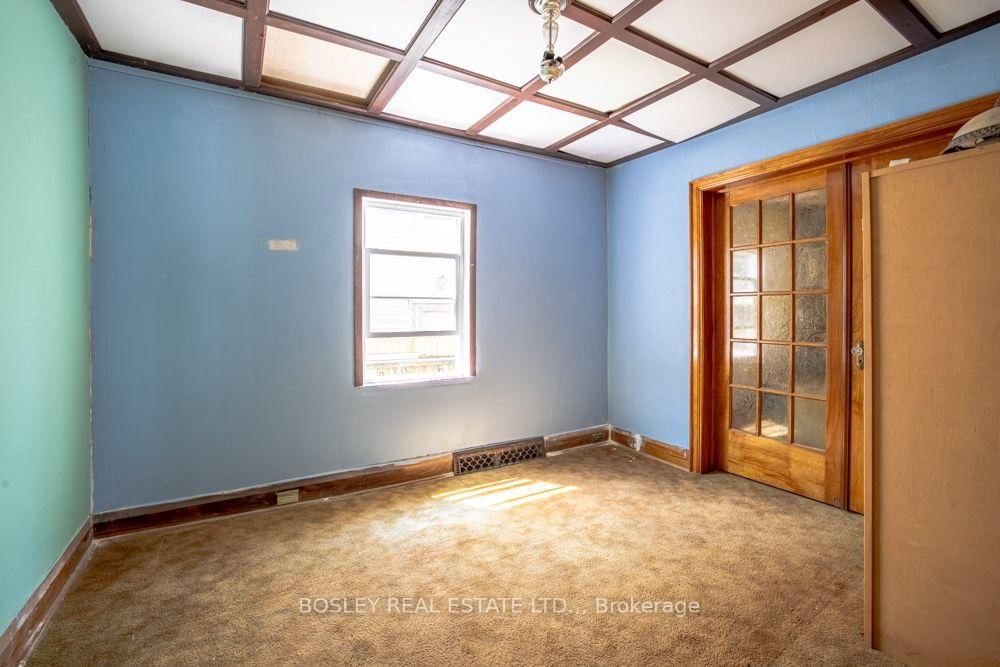 28 Tasker Street • St. Catharines, ON photo 8